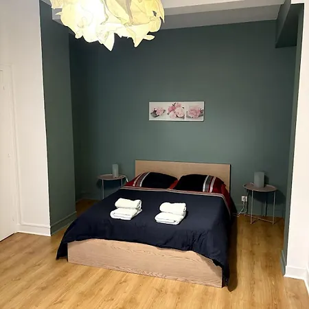 Le Grand Jaures 8 Personnes Paris
